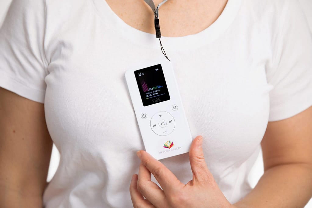 Wearable PEMF device worn around the neck for hands-free use