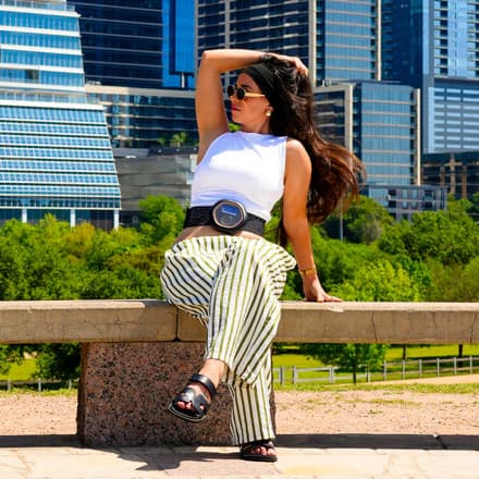 Celler8 used outdoors for back support and mobility recovery